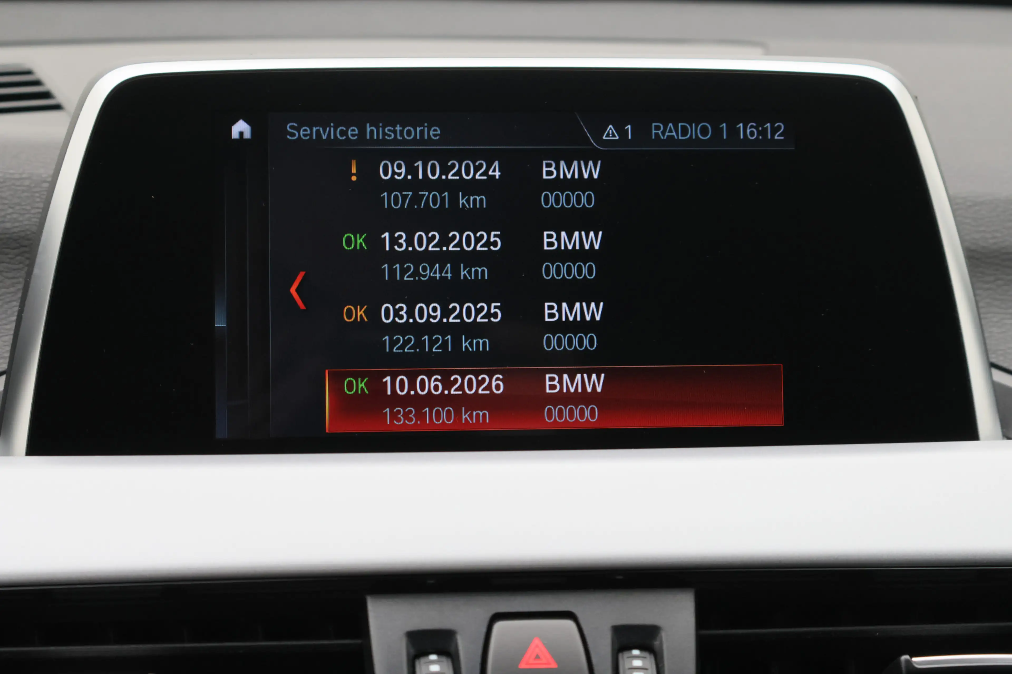 BMW X1 sDrive16d High Executive — photo 40