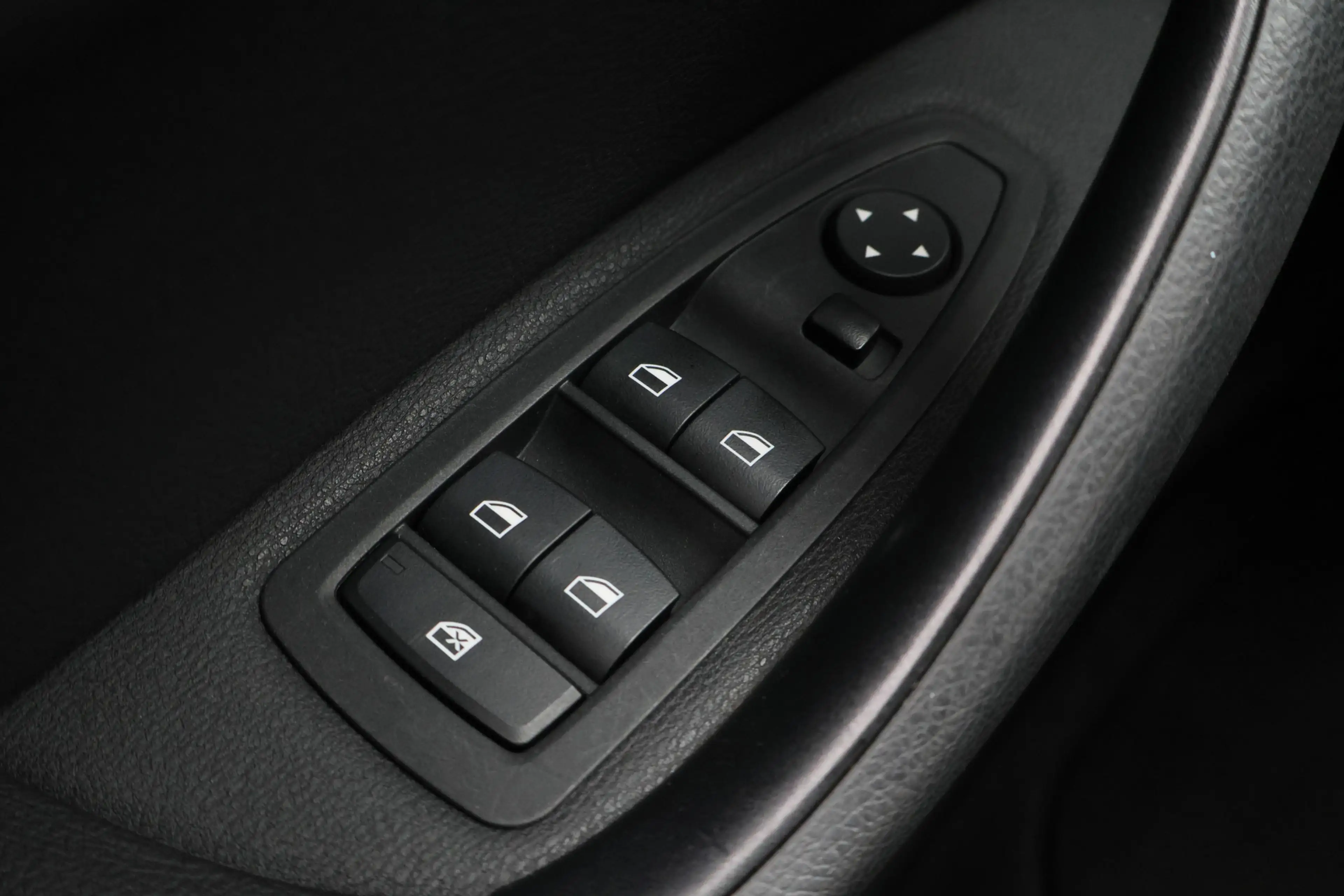 BMW X1 sDrive16d High Executive — photo 25