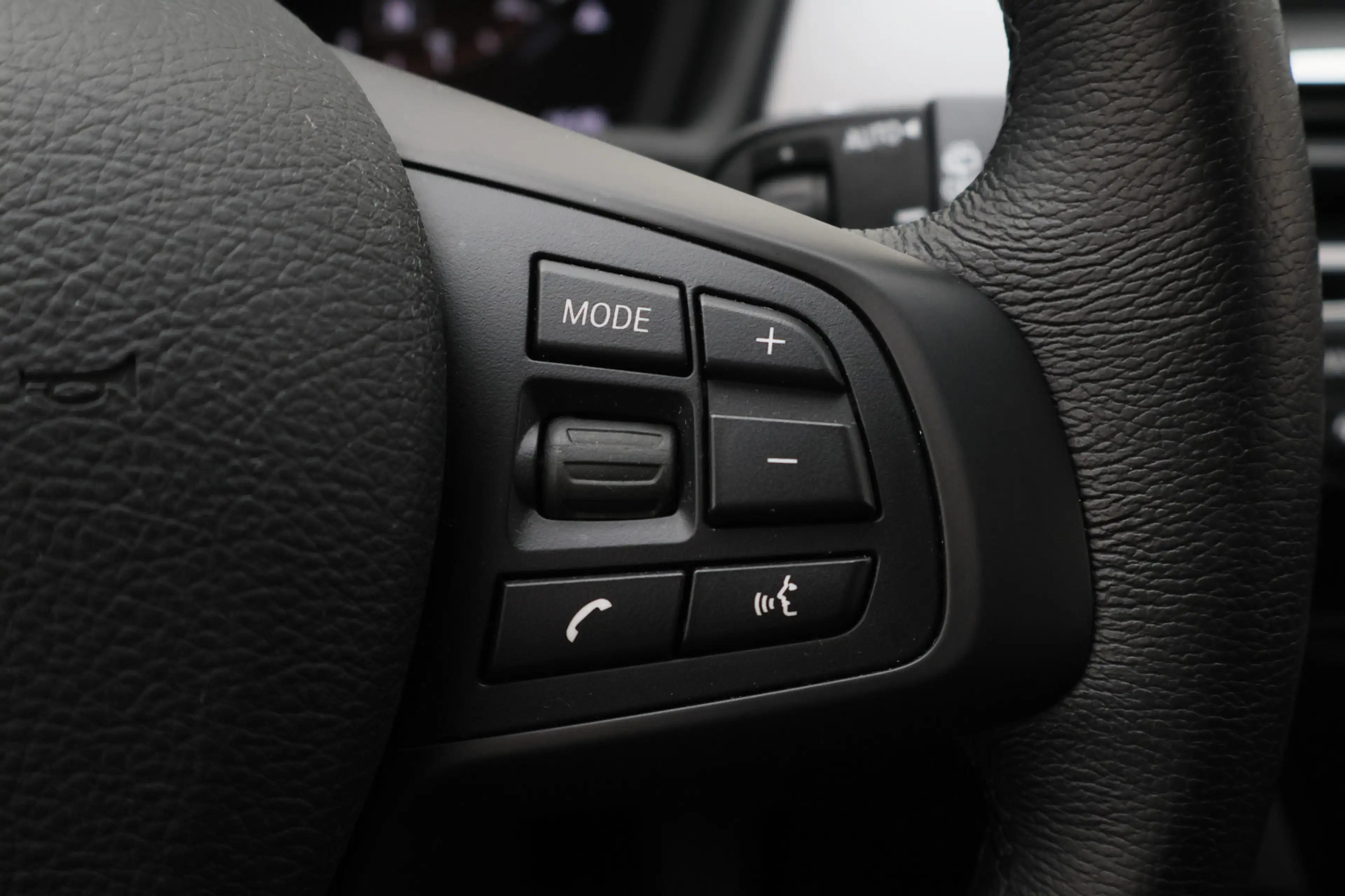 BMW X1 sDrive16d High Executive — photo 29
