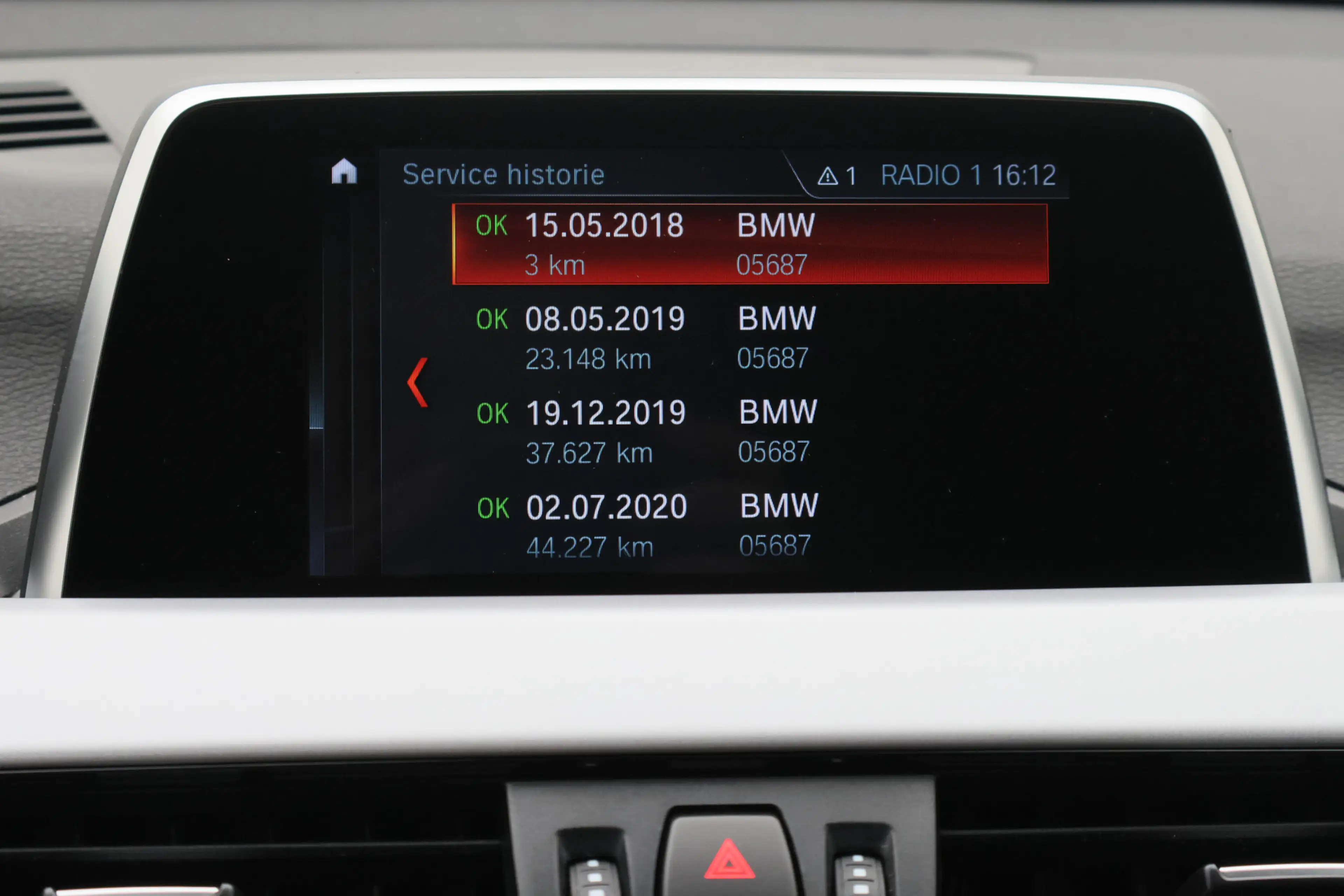 BMW X1 sDrive16d High Executive — photo 37