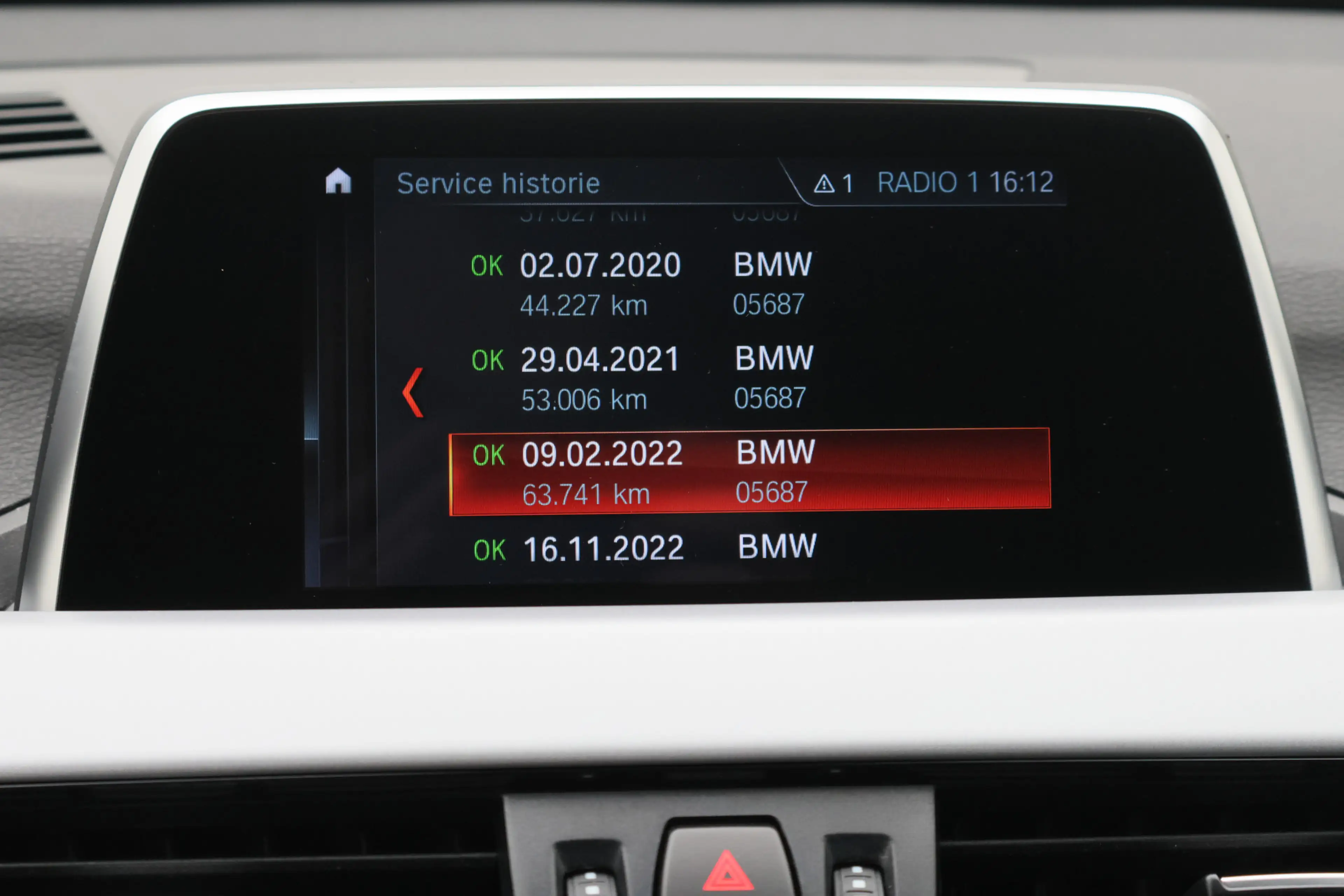 BMW X1 sDrive16d High Executive — photo 38