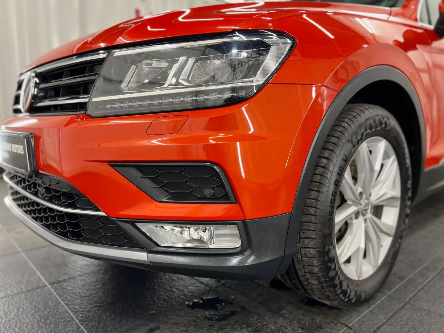 Volkswagen Tiguan Highline 2.0TSI 4Motion/LED/AHK/ACC/SHZ Orange - 2