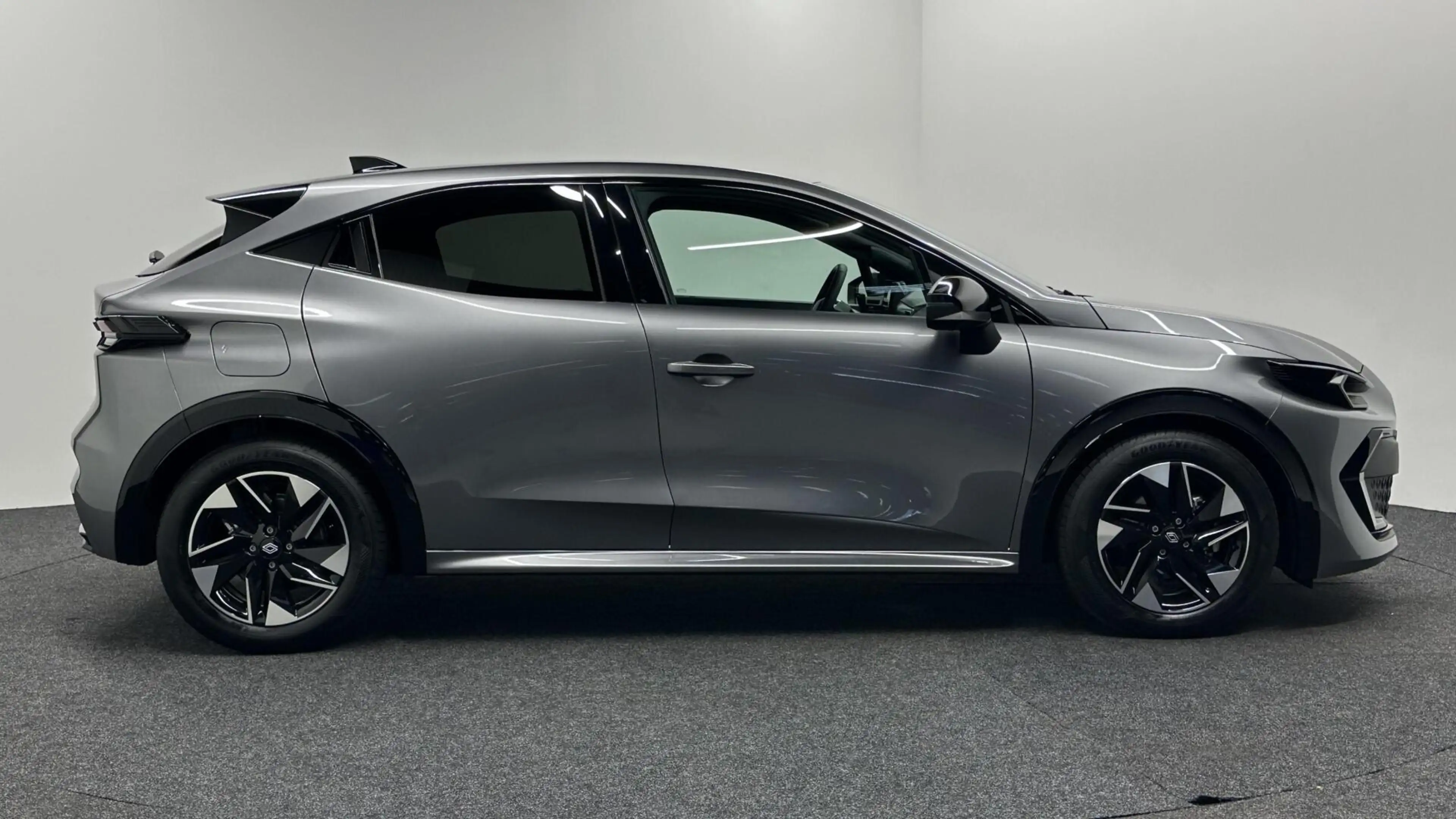 Renault Clio 1.8 Hybrid 160 techno CAMERA ADAPTIVE CRUISE ECC C — photo 9
