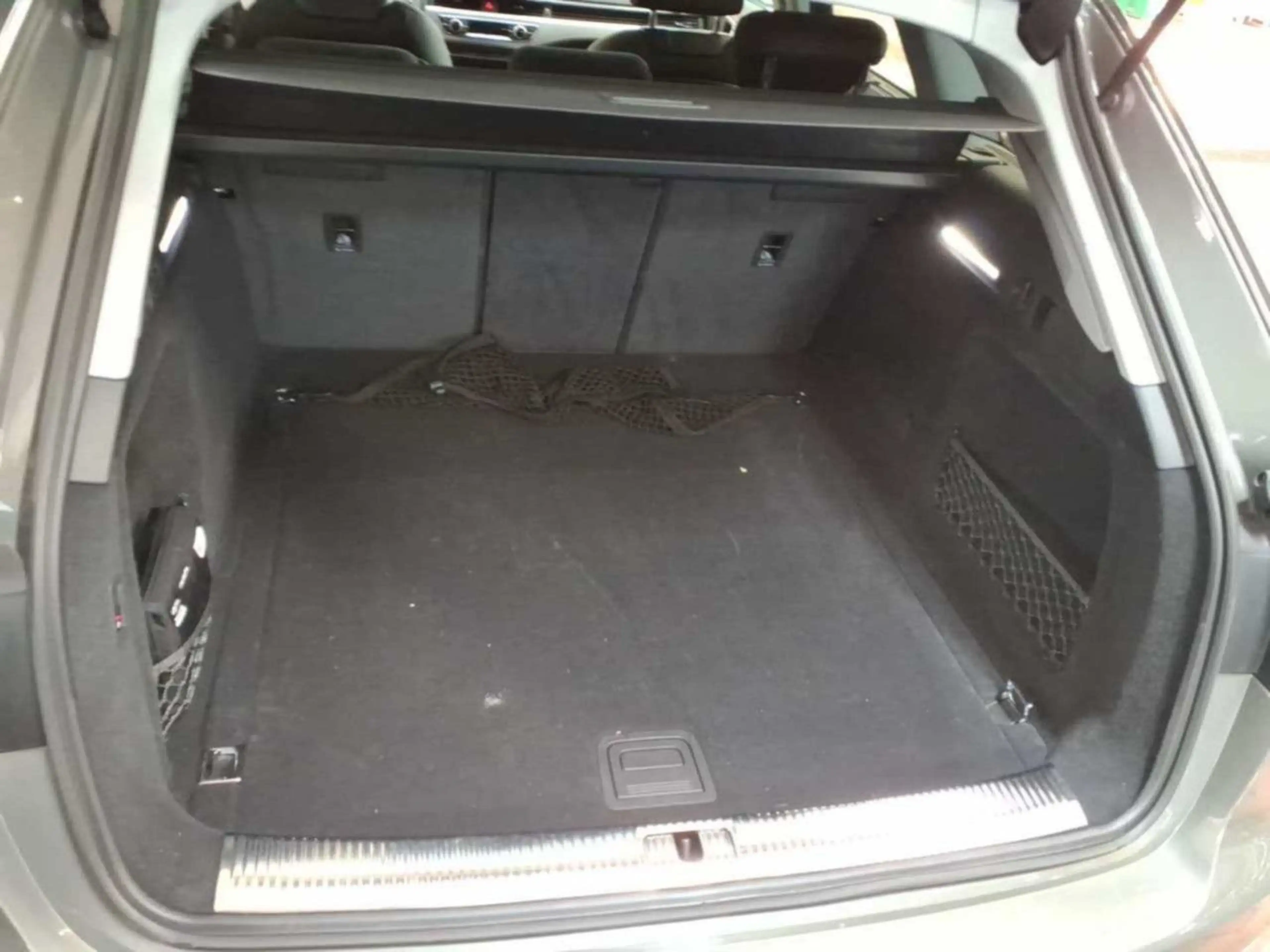 Audi A4 AVANT 35 TDI S line/AHK/ACC/KEYLESS/NAVI/PANO — photo 10