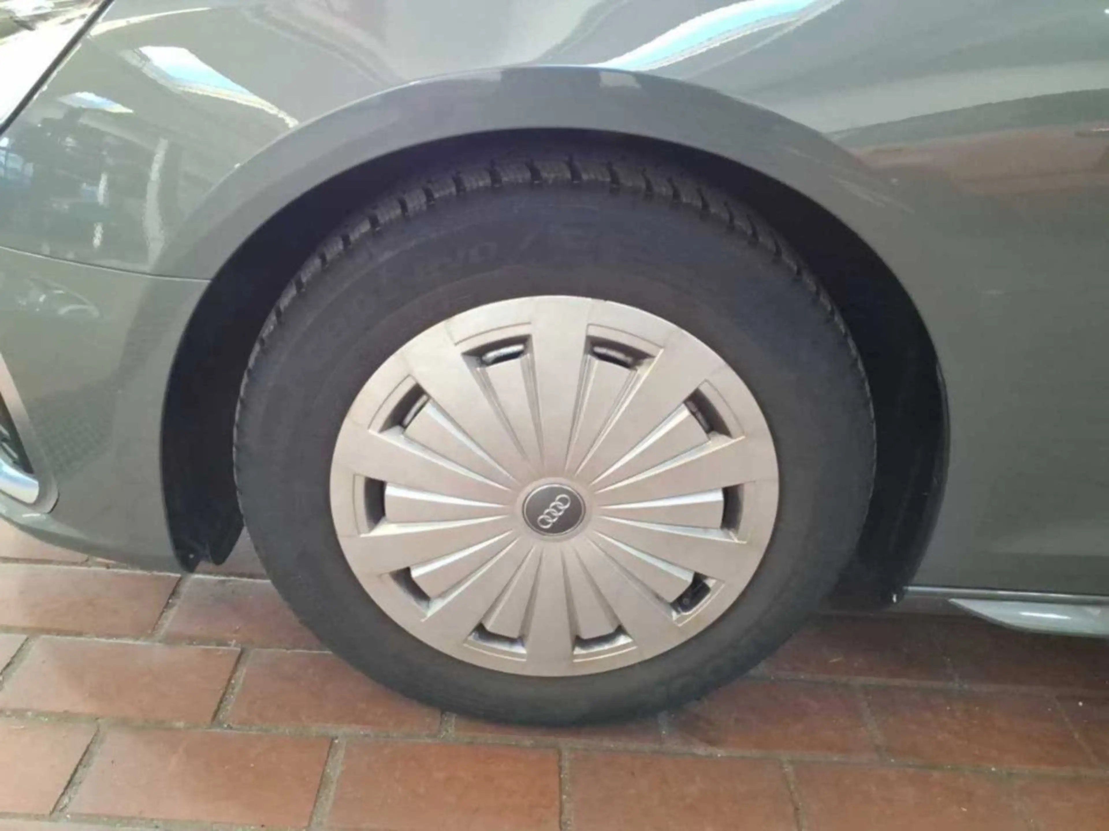 Audi A4 AVANT 35 TDI S line/AHK/ACC/KEYLESS/NAVI/PANO — photo 5