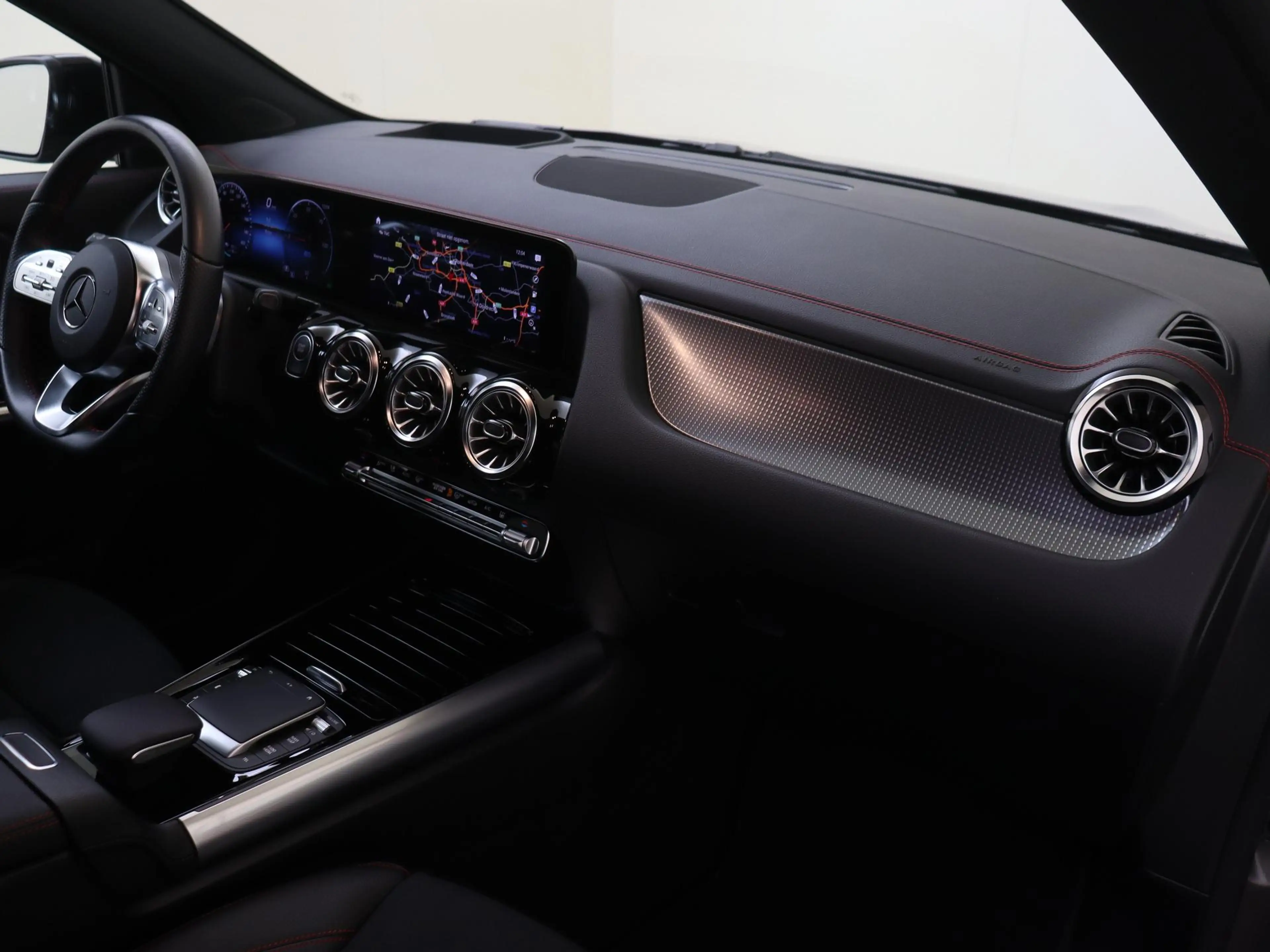 Mercedes-Benz EQA 250 Business Solution AMG 67 kWh / Memory-Stoelen / Ni — photo 11