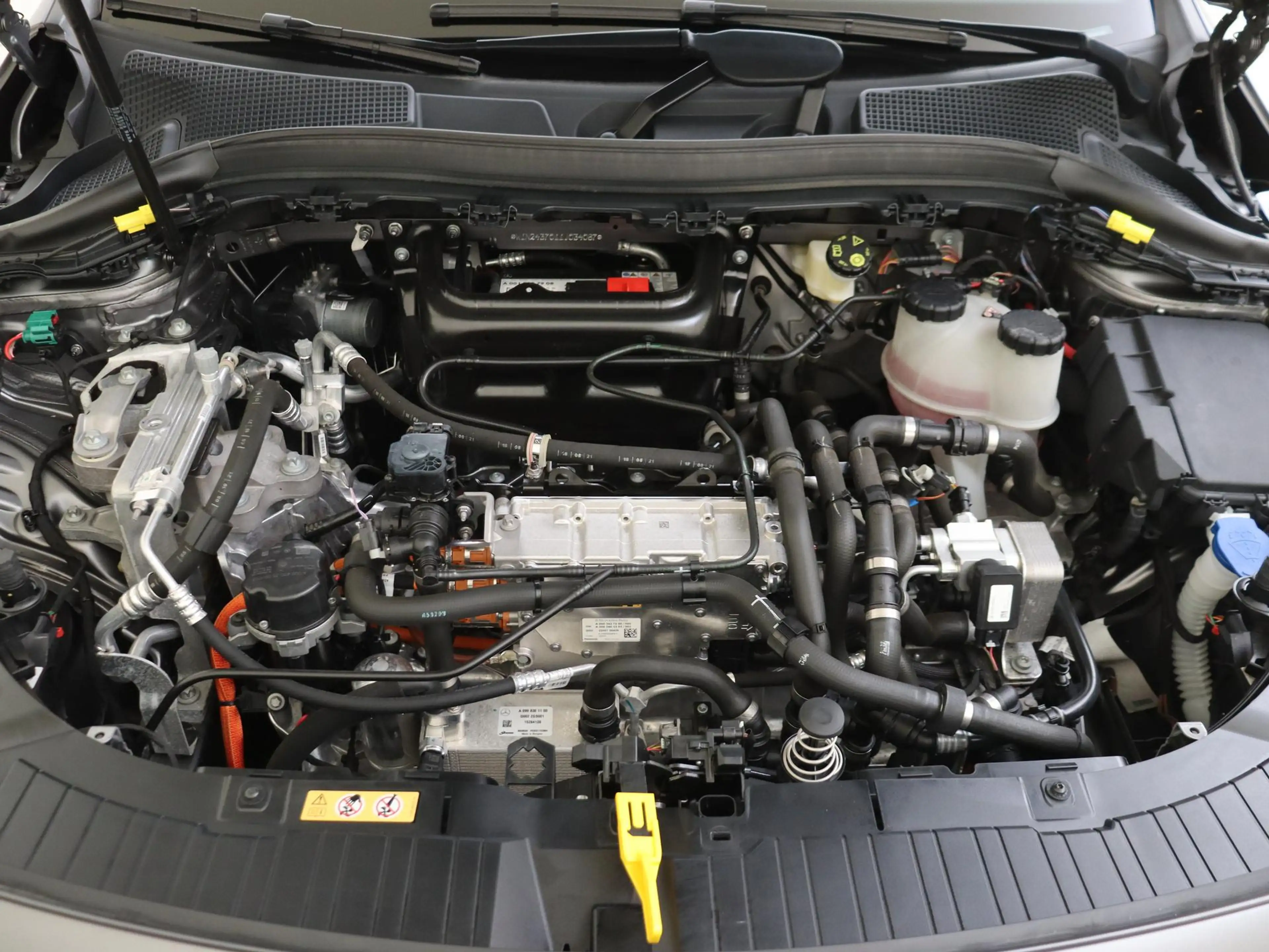 Mercedes-Benz EQA 250 Business Solution AMG 67 kWh / Memory-Stoelen / Ni — photo 5
