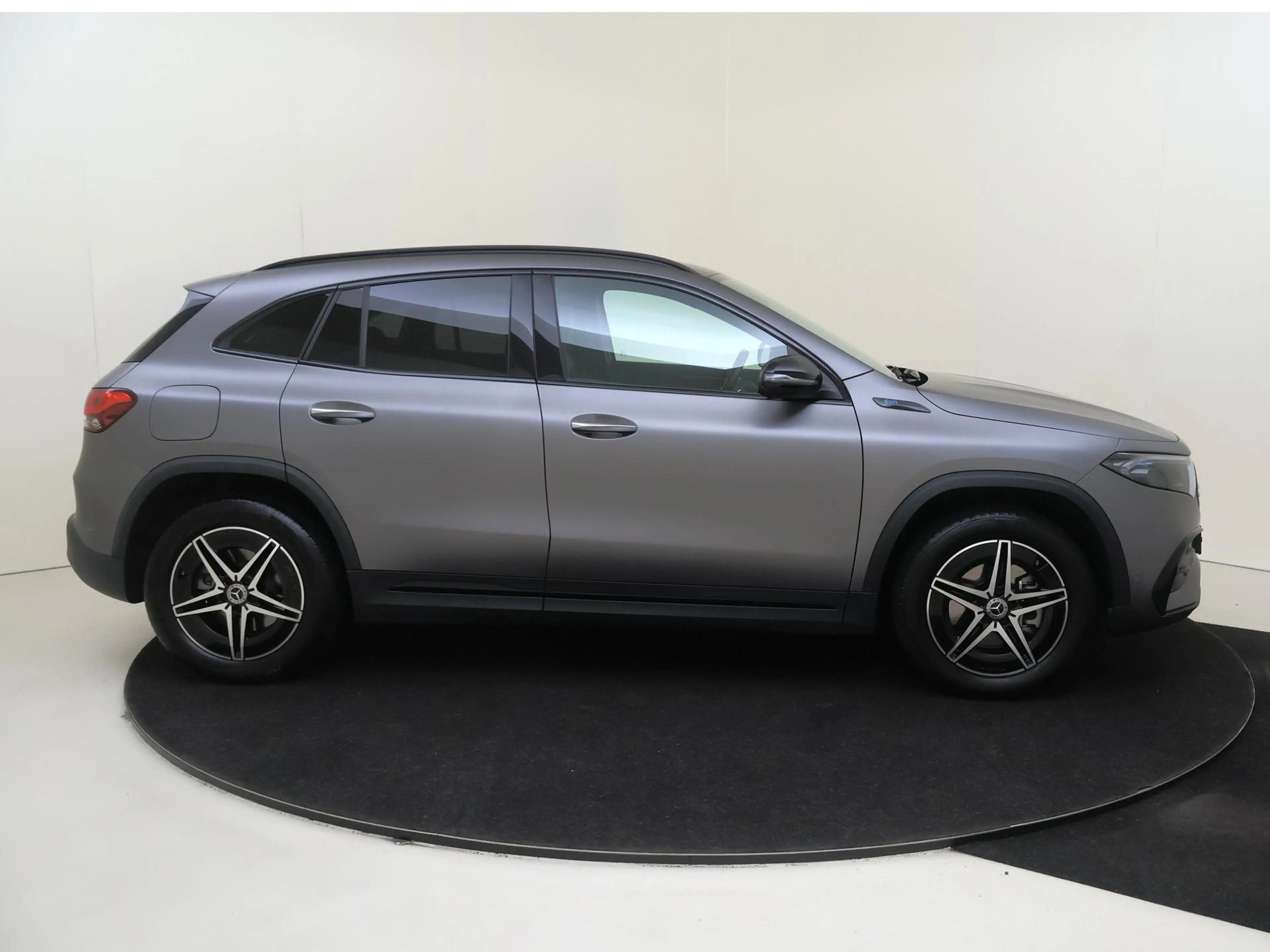 Mercedes-Benz EQA 250 Business Solution AMG 67 kWh / Memory-Stoelen / Ni — photo 9