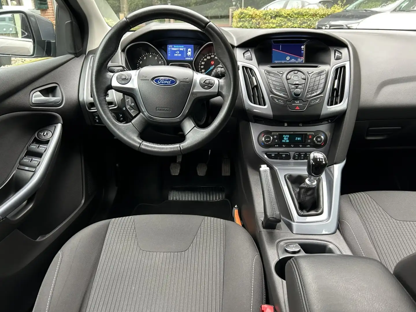 Ford Focus 1.0 EcoB. 125pk Edit. Plus Navi, Trekhaak, Dealero Brun - 2