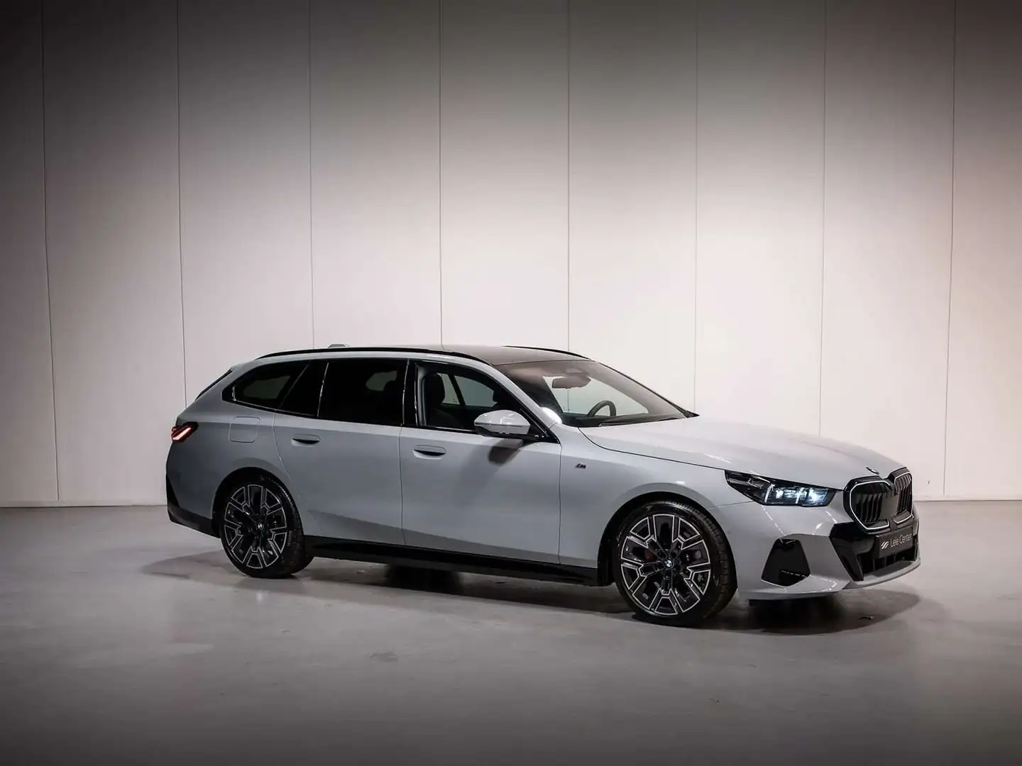 BMW 520 520d Touring / Automaat / NAVI / PANO / TREKHK / Gris - 1