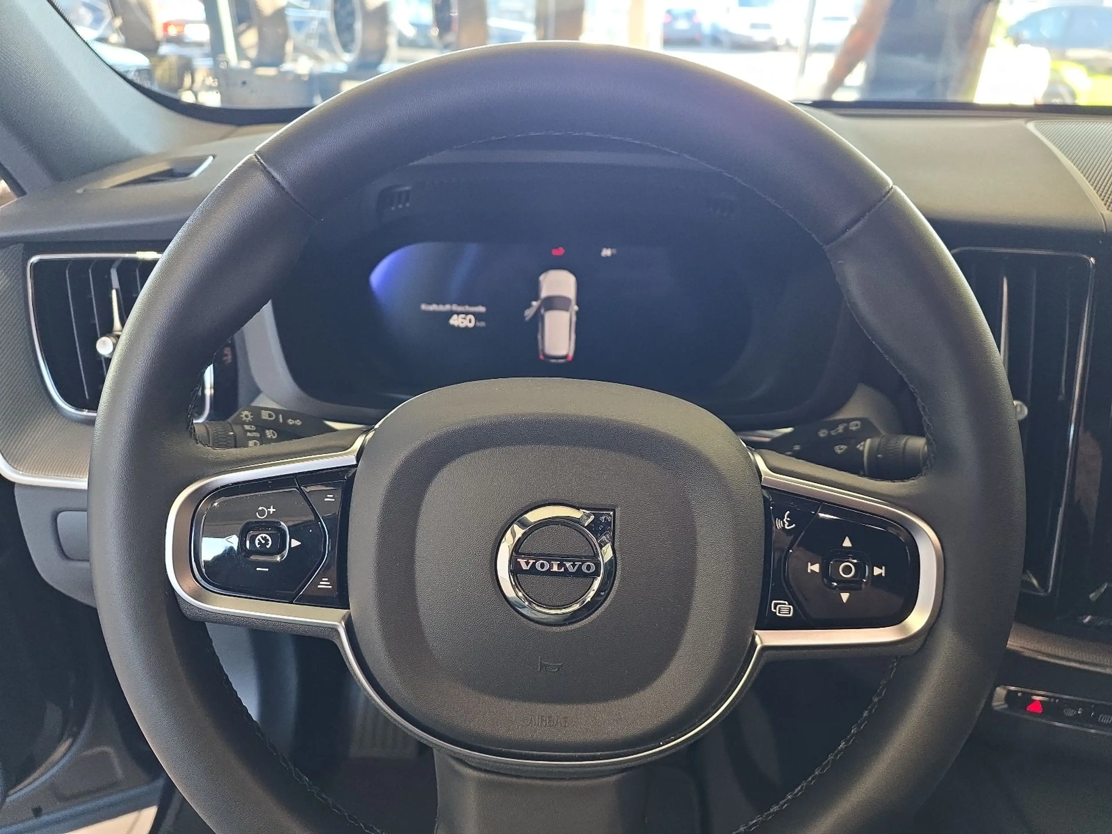 Volvo XC60 B5 Plus Black Edition AWD BLIS AHK Nappa — photo 23