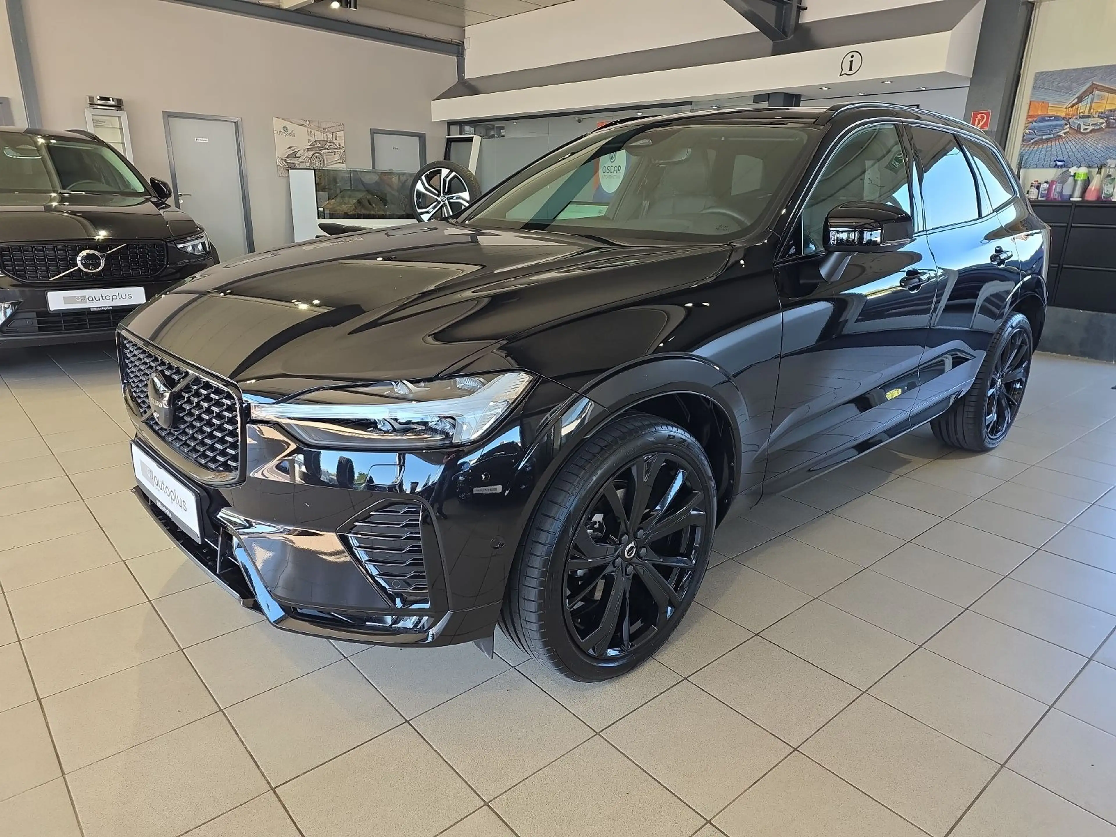 Volvo XC60 B5 Plus Black Edition AWD BLIS AHK Nappa