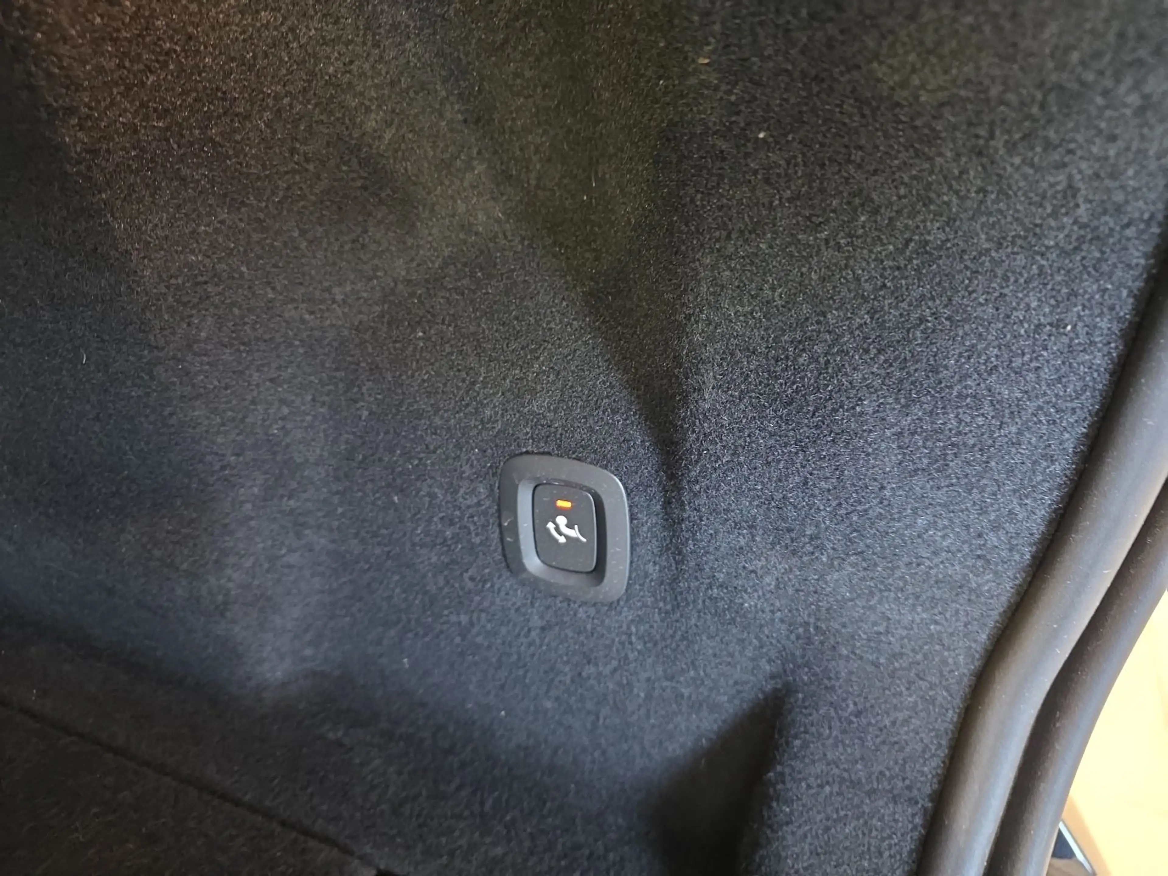Volvo XC60 B5 Plus Black Edition AWD BLIS AHK Nappa — photo 15