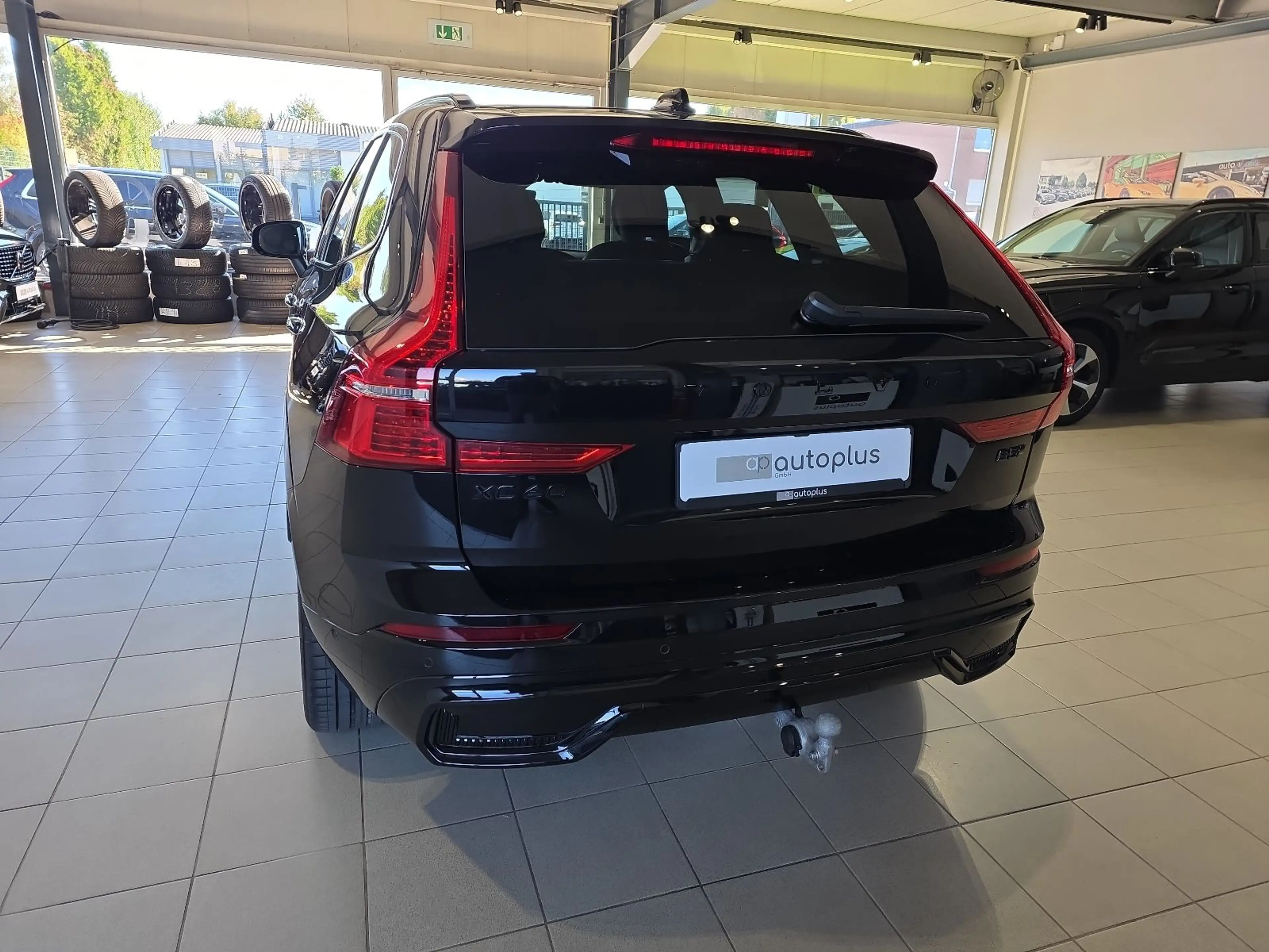 Volvo XC60 B5 Plus Black Edition AWD BLIS AHK Nappa — photo 9
