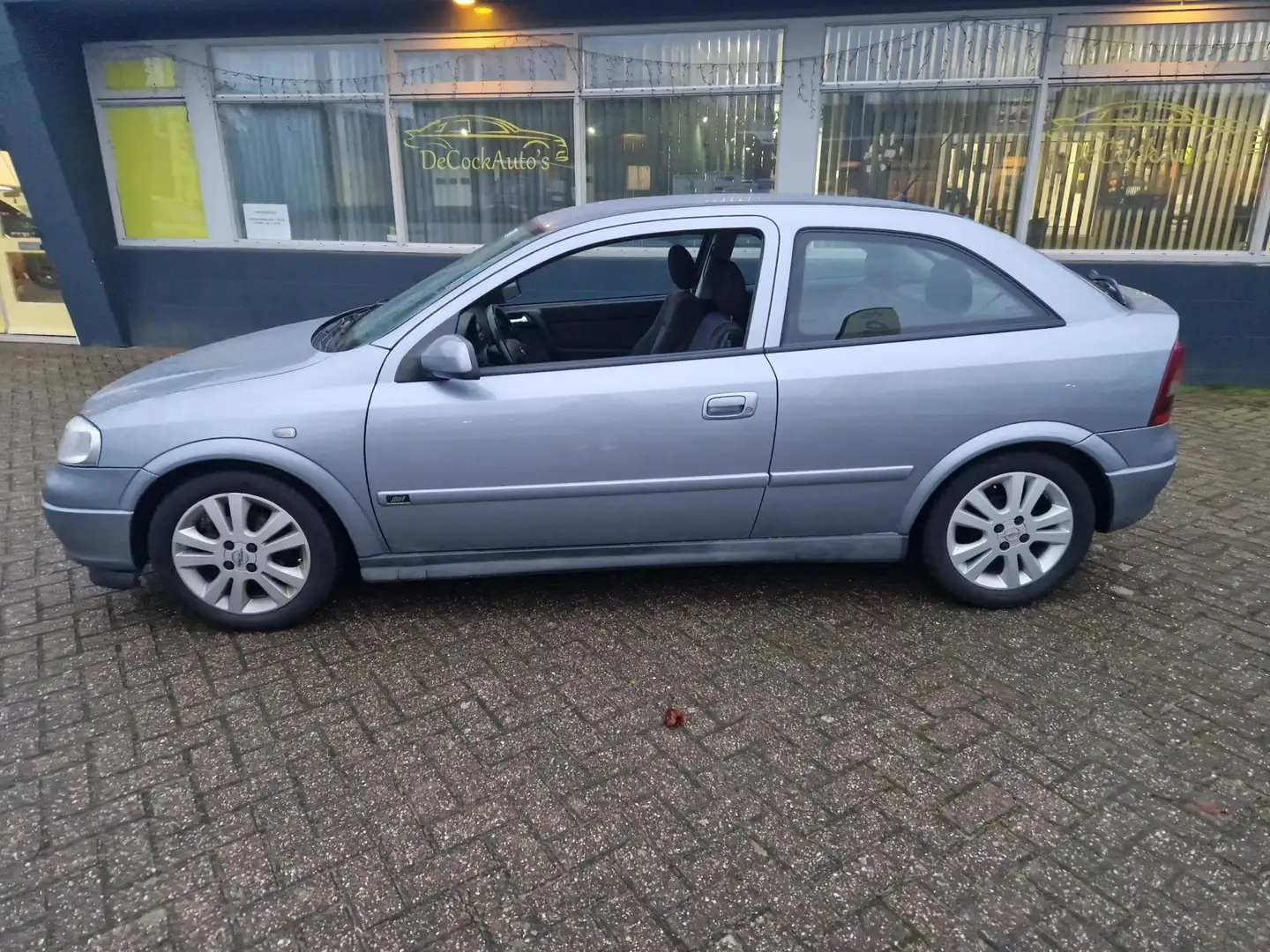 Opel Astra 1.6-16V Sport Edition II Grijs - 2