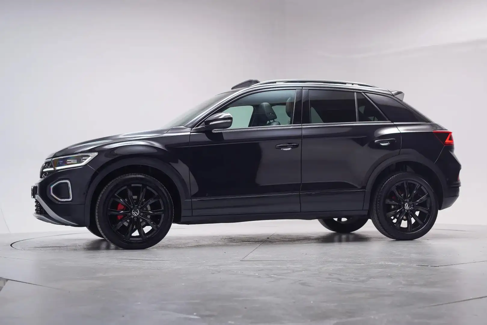 Volkswagen T-Roc 1.5 TSI 150pk Black Style [ Panorama LED Virtual L Schwarz - 2
