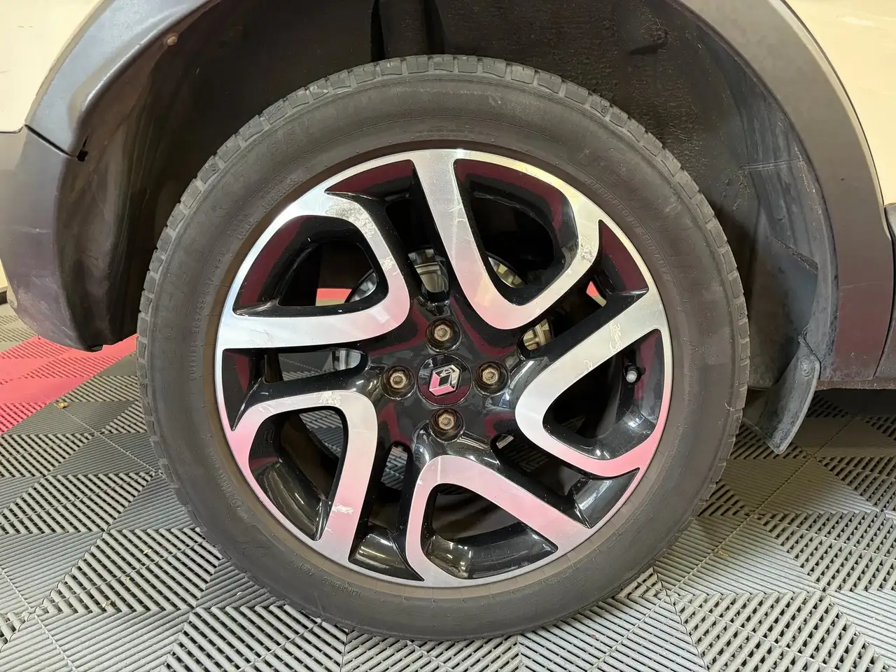 Renault Captur — photo 31