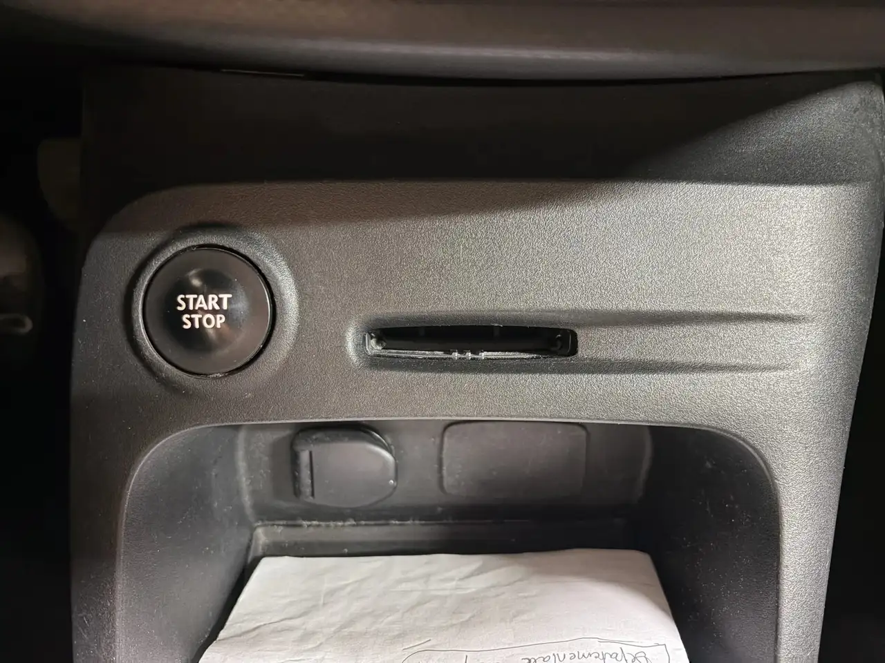 Renault Captur — photo 21