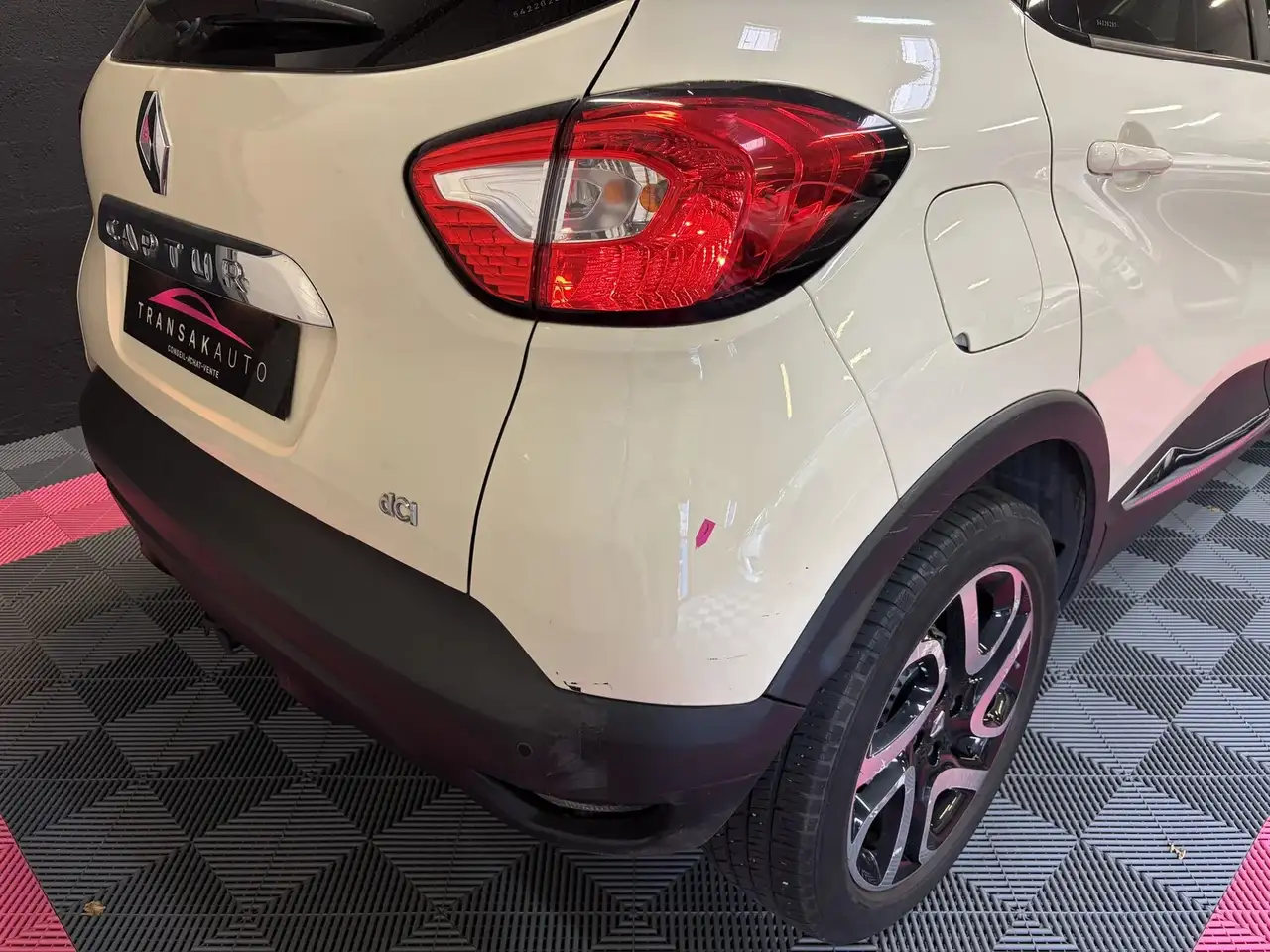 Renault Captur — photo 40