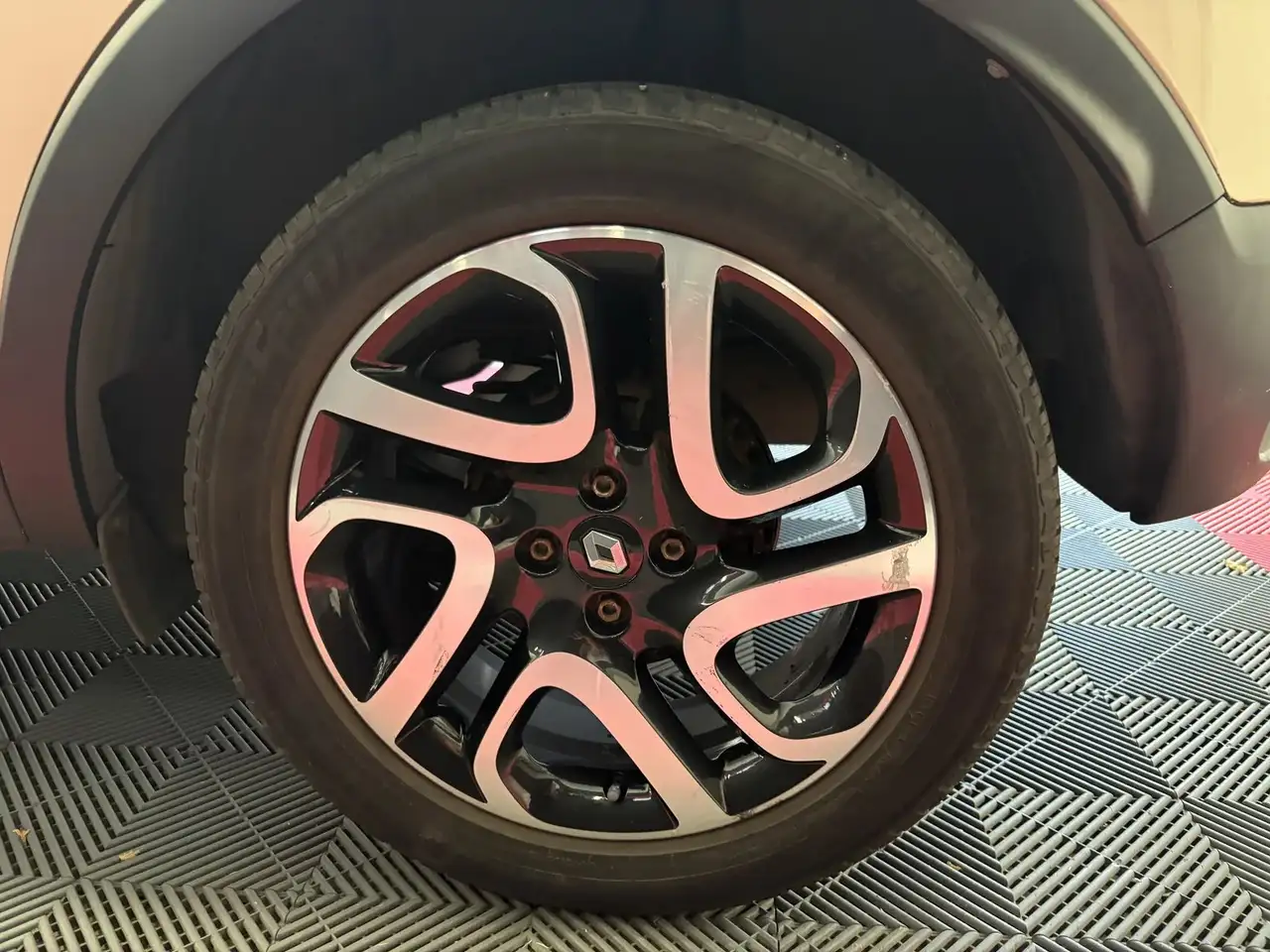 Renault Captur — photo 37