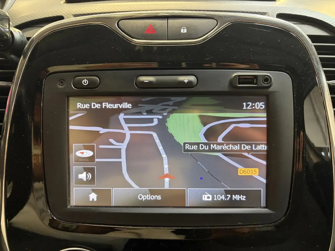 Renault Captur — photo 18