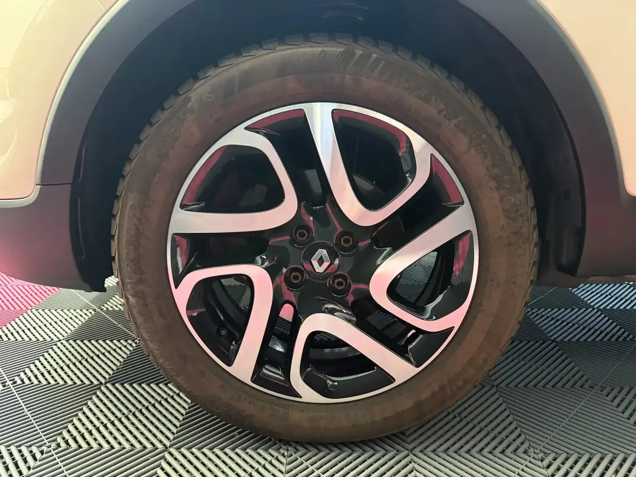 Renault Captur — photo 35