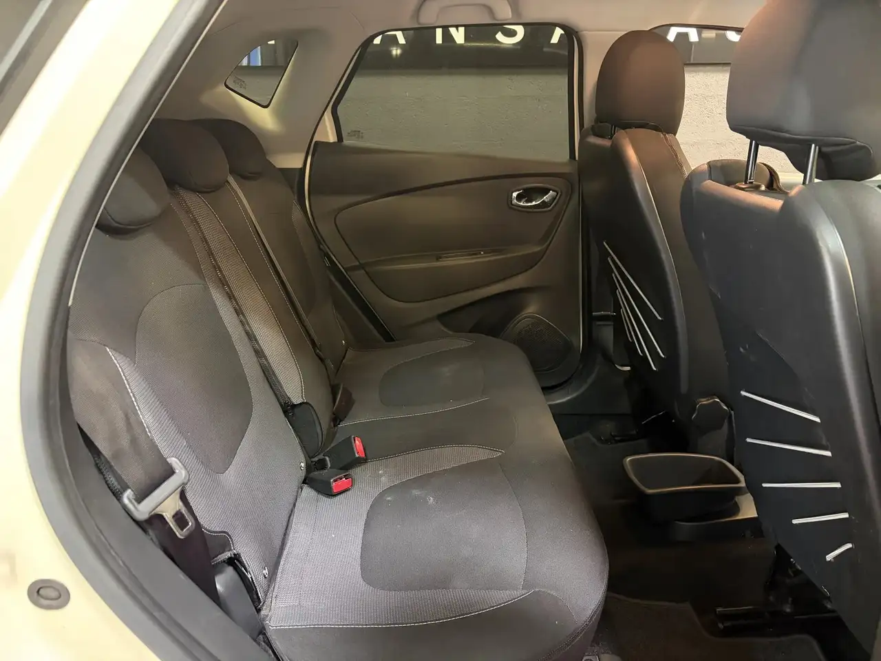 Renault Captur — photo 13
