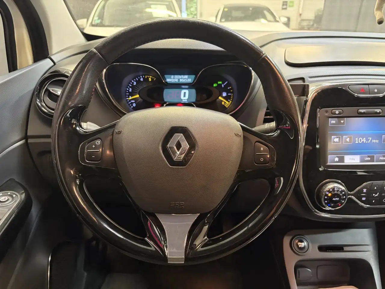 Renault Captur — photo 15