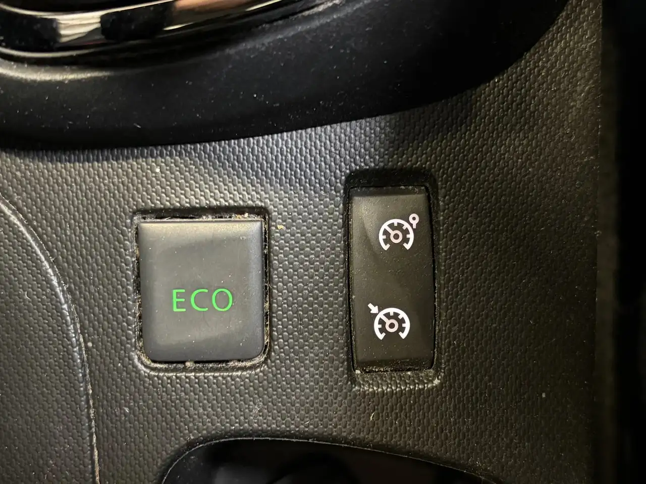 Renault Captur — photo 23