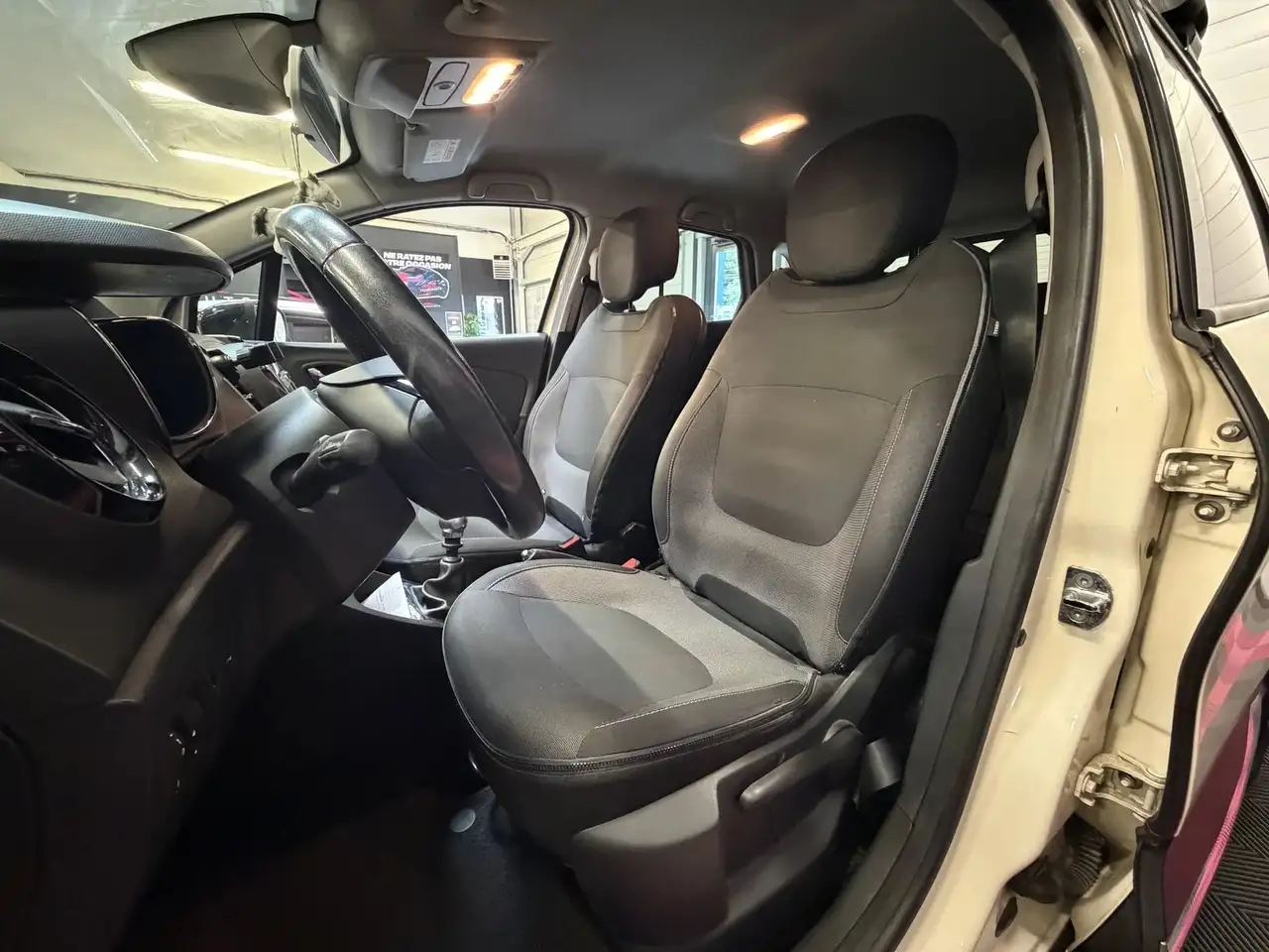 Renault Captur — photo 11