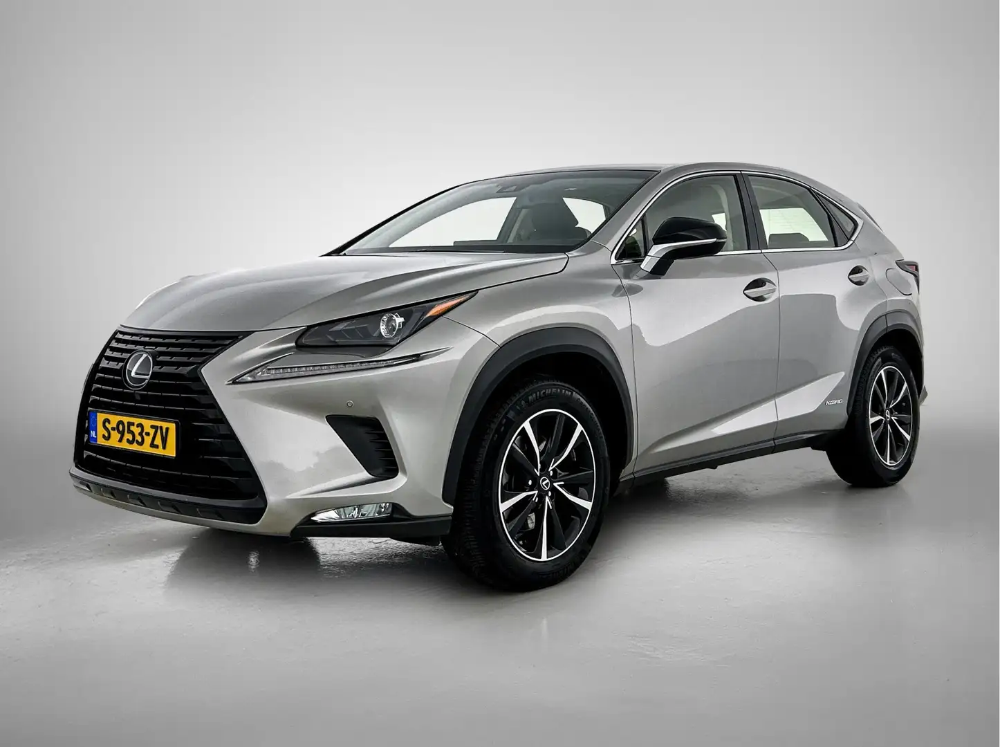 Lexus NX 300h AWD Sport Edition | Apple CarPlay / Android Auto | Grijs - 1