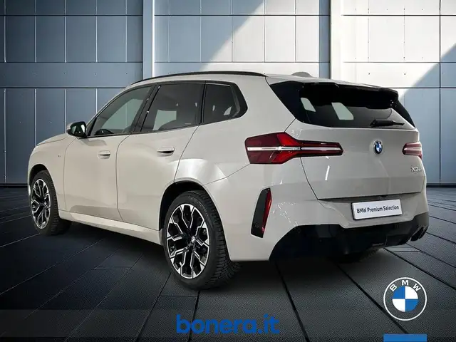 BMW X3 view 8