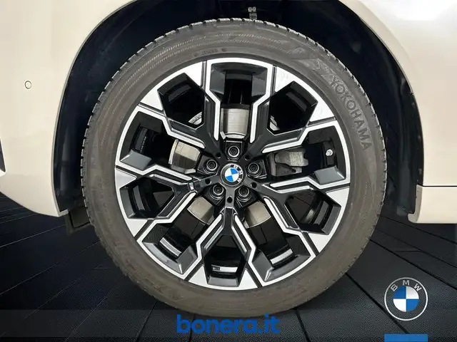 BMW X3 view 12
