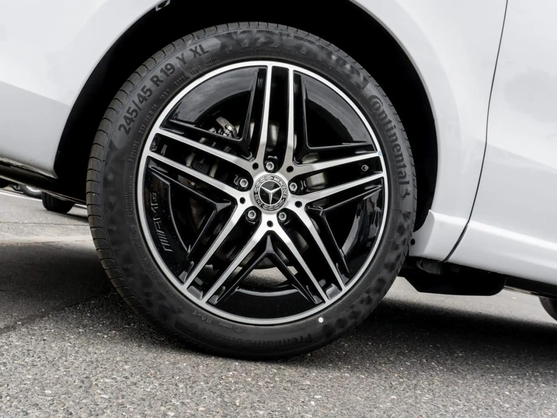 벤츠 Mercedes-Benz V 300 d STYLE Lang AMG Standhzg Distronic AHK 2026 흰색 사진 5
