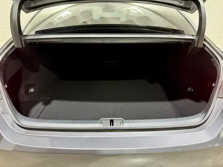 Lexus ES300 2021, foto 20