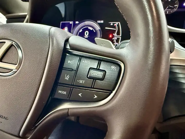 Lexus ES300 2021, foto 35