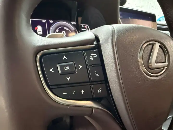 Lexus ES300 2021, foto 31