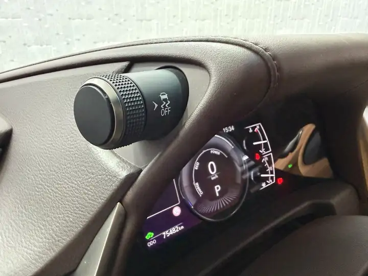 Lexus ES300 2021, foto 33