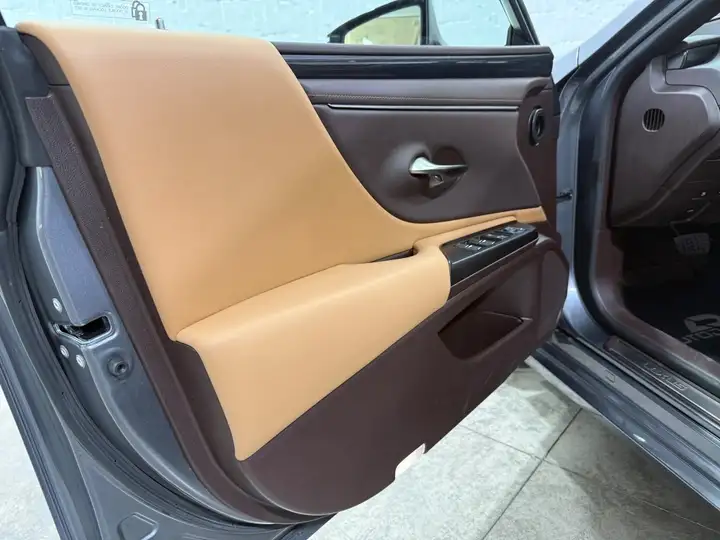 Lexus ES300 2021, foto 39