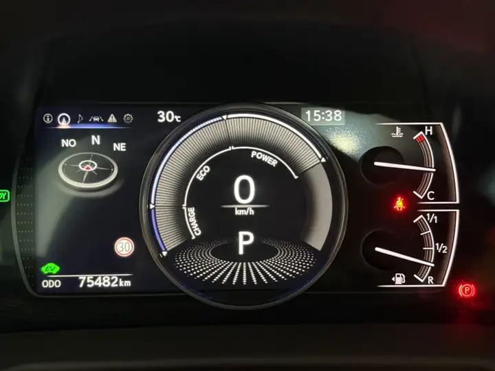Lexus ES300 2021, foto 26