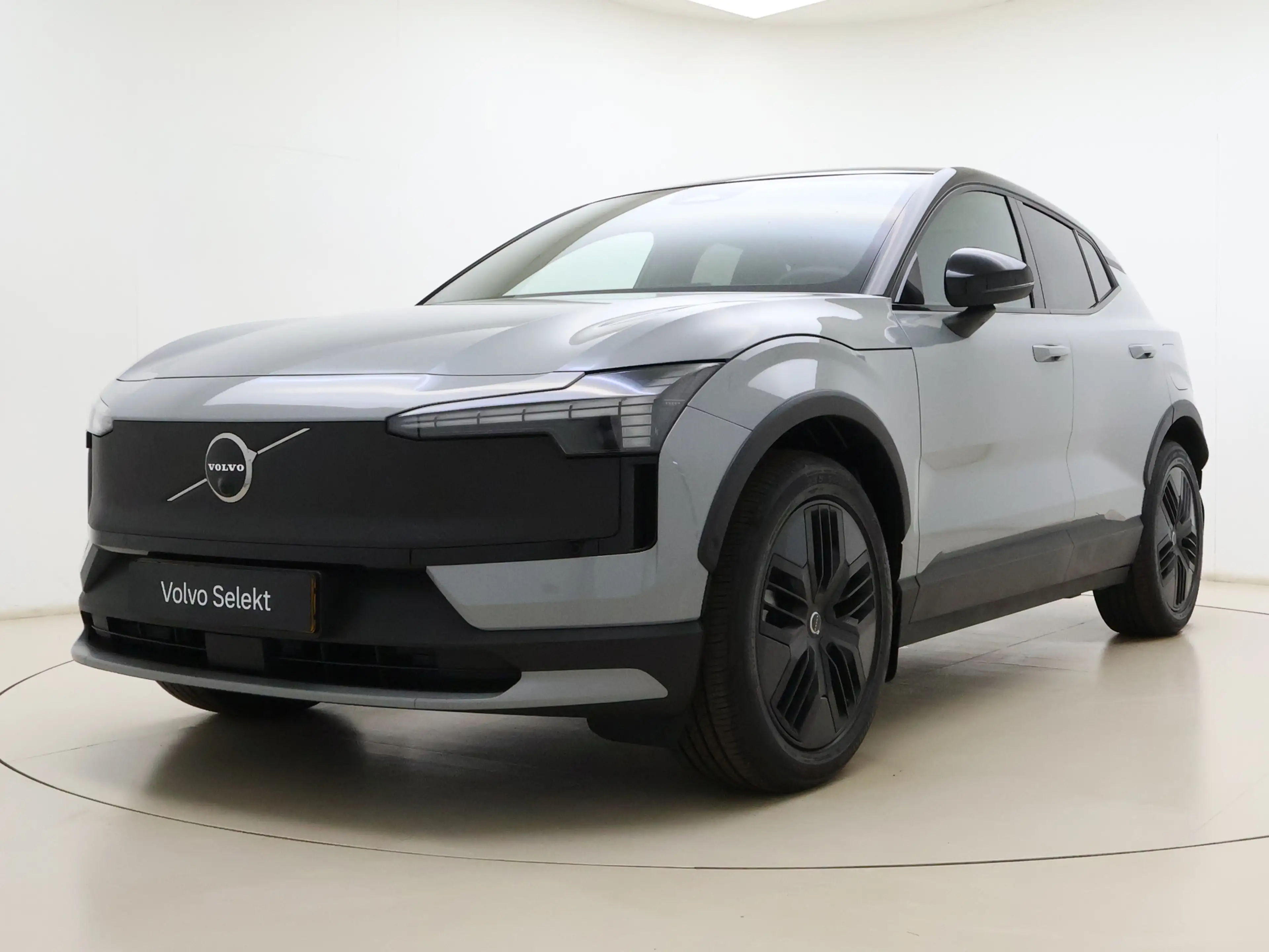 Volvo EX30 Cross Country Twin Motor Performance Ultra / 4X4 / — photo 9