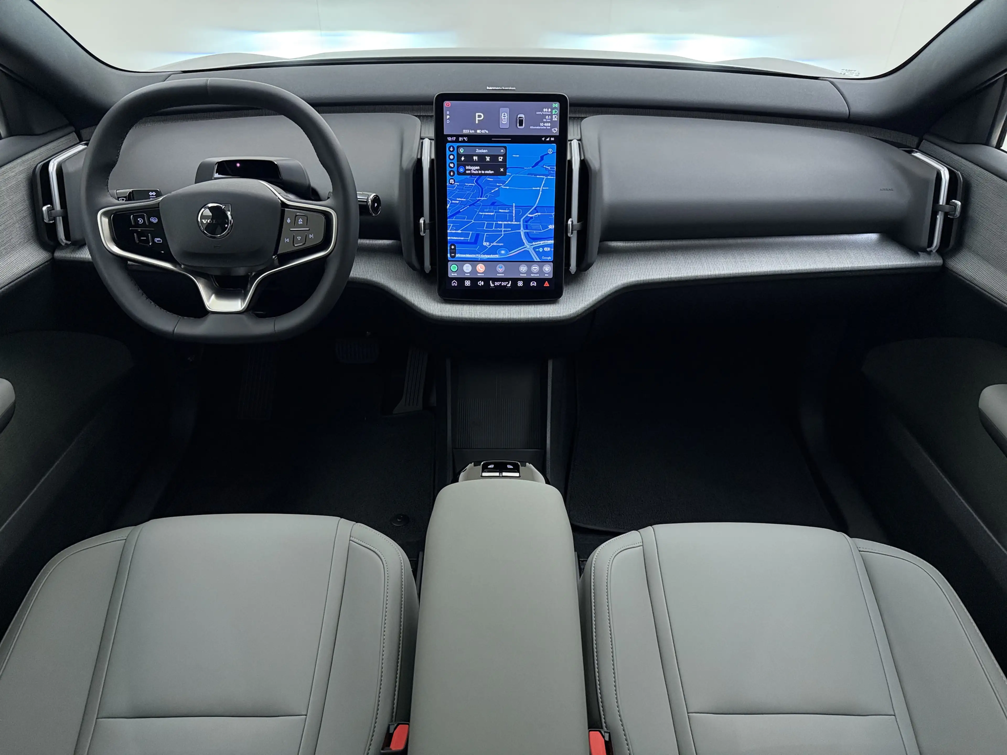 Volvo EX30 Cross Country Twin Motor Performance Ultra / 4X4 / — photo 2