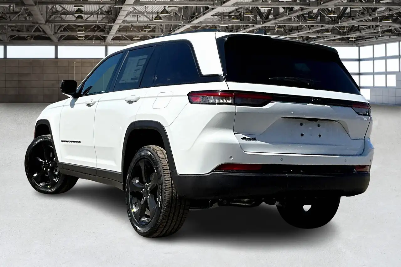 Jeep Grand Cherokee снимка Jeep Grand Cherokee