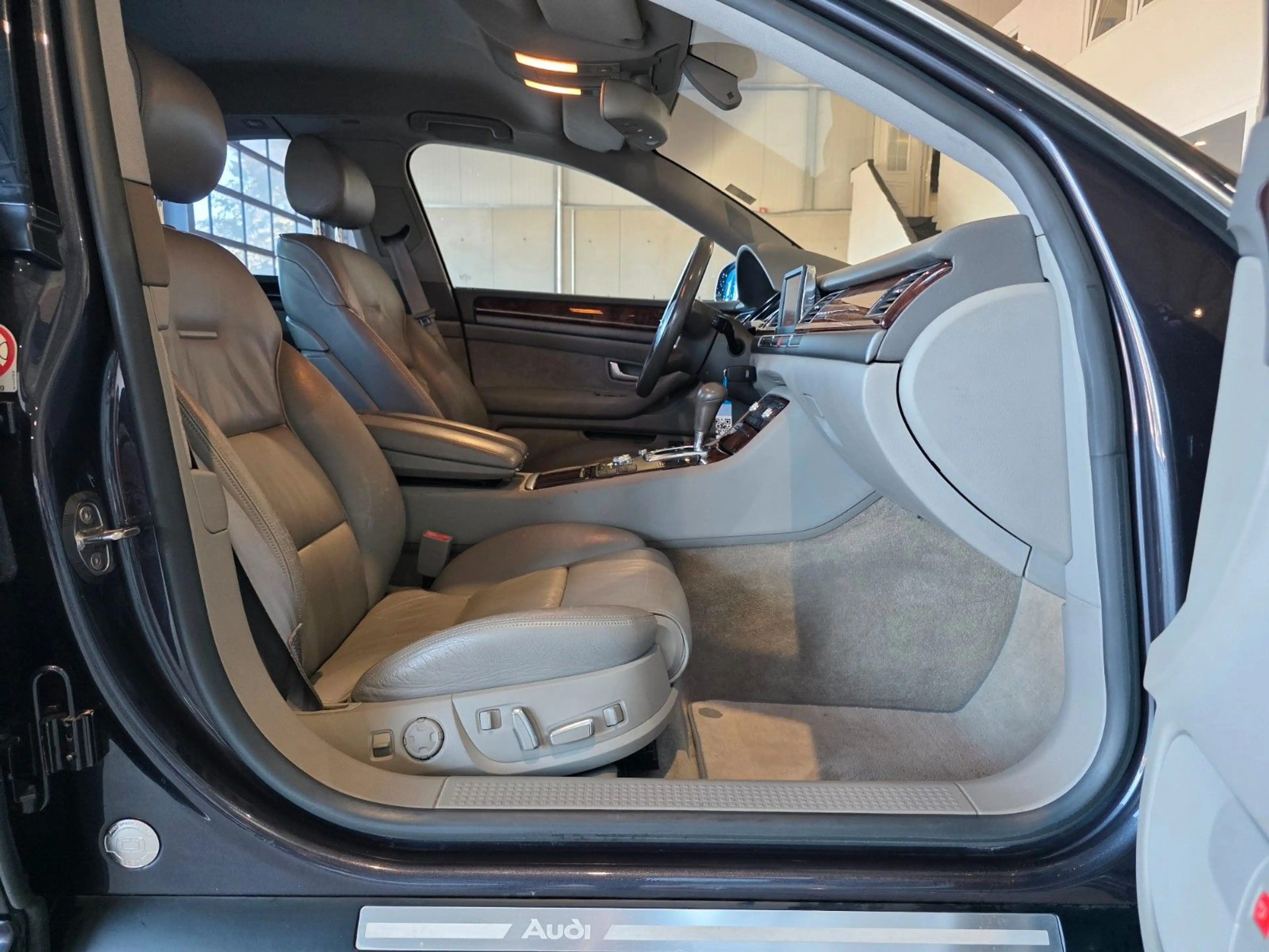 Audi A8 4.2 V8 quattro Triptronic|XENON|VOLLEDER — photo 13