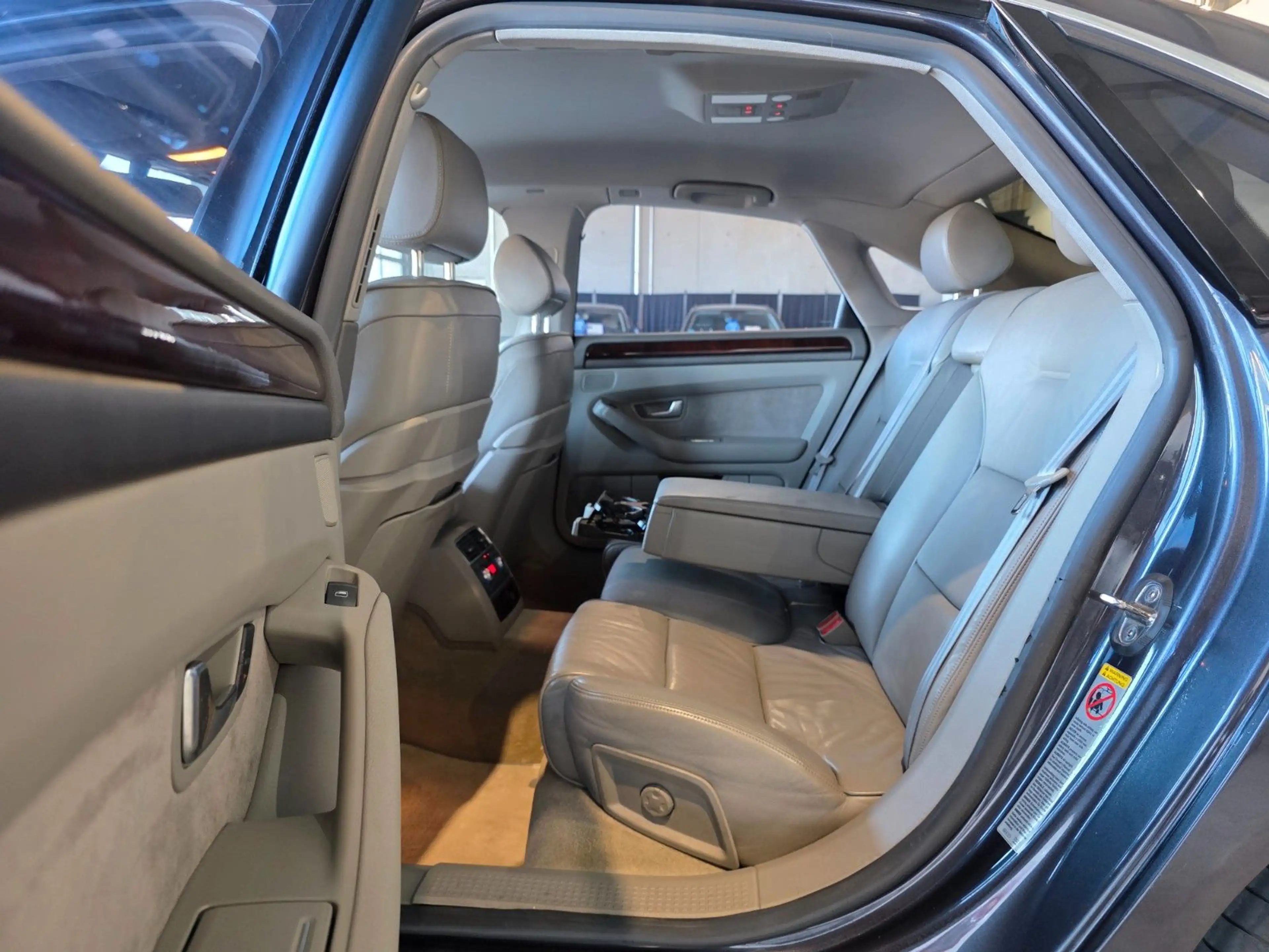 Audi A8 4.2 V8 quattro Triptronic|XENON|VOLLEDER — photo 15