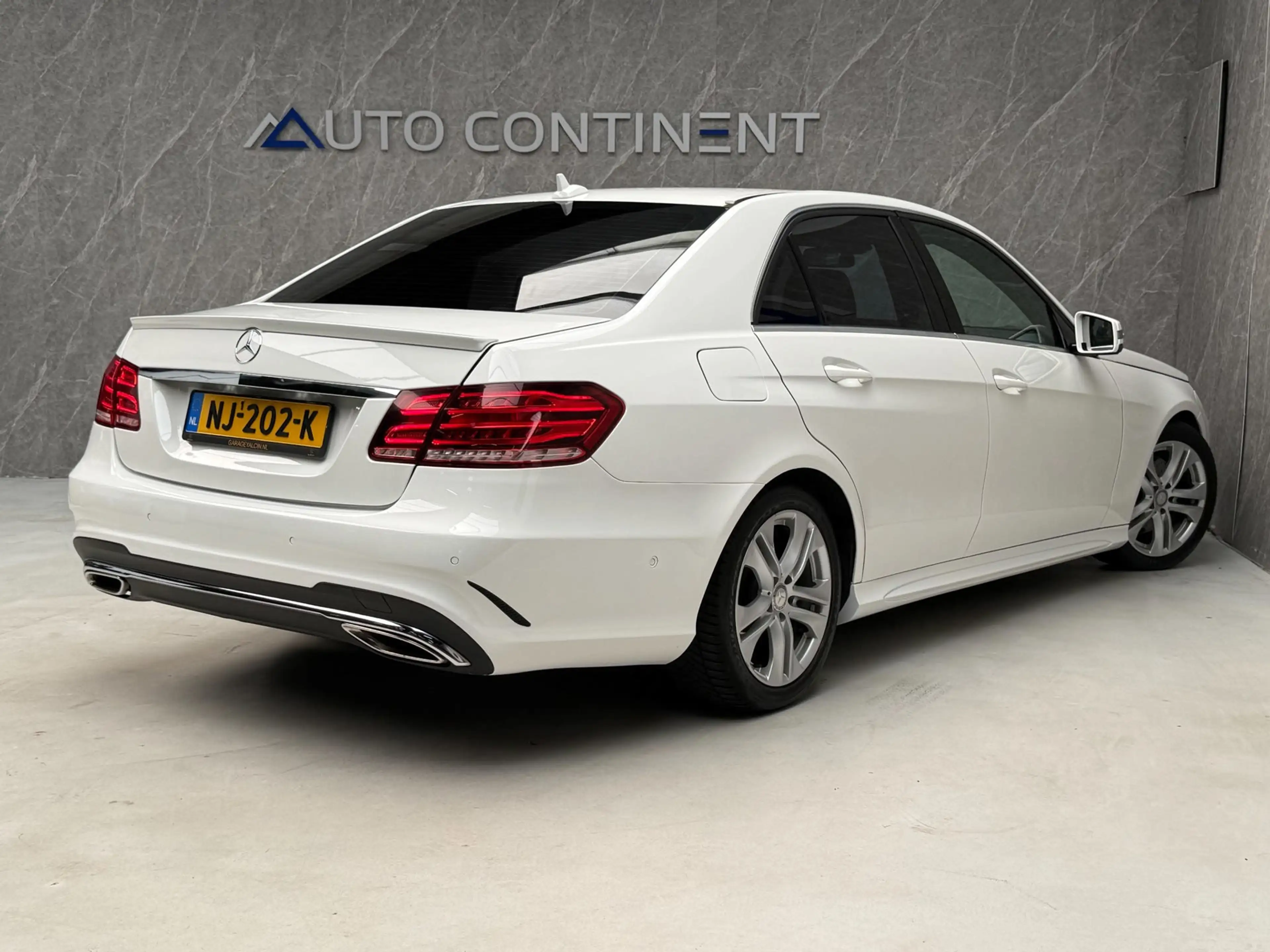 Mercedes-Benz E 250 Ambition Avantgarde 211 PK — photo 2