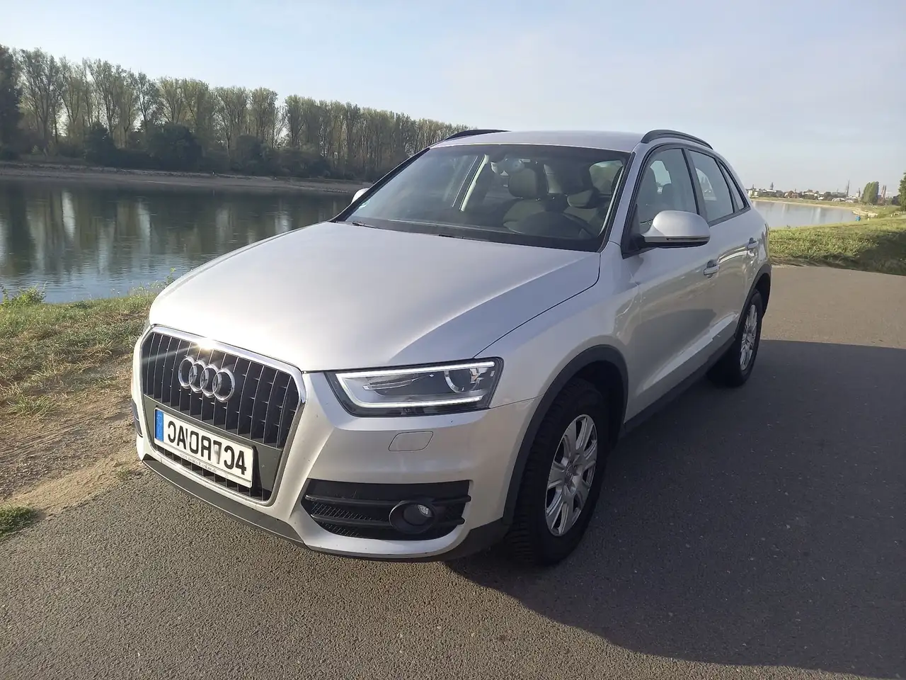 Audi Q3 2.0 TDI | 2. Hand | TÜV neu | Scheckheft — photo 1 of 15