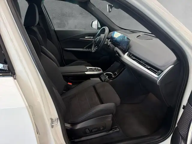 BMW Ix1 view 11