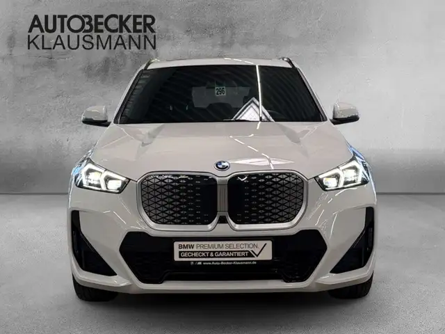 BMW Ix1 view 5