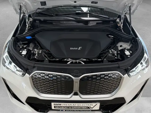 BMW Ix1 view 14